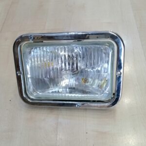 Faro con soporte para Yamaha TZR marca Xanadu.