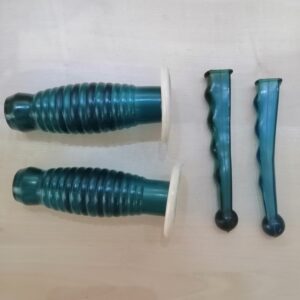 Juego puños y protectores cubremanetas en goma azules Vespa años 50 y 60.