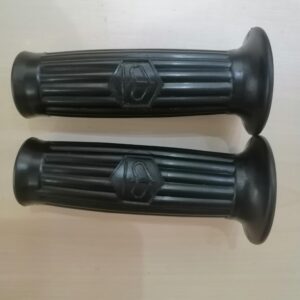Juego puños Vespa/Piaggio negros.