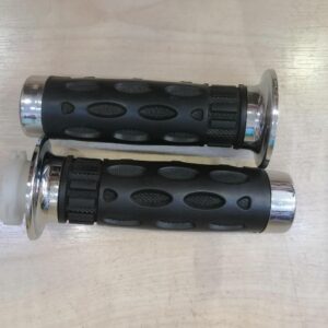 Juego de puños para moto custom con acelerador.